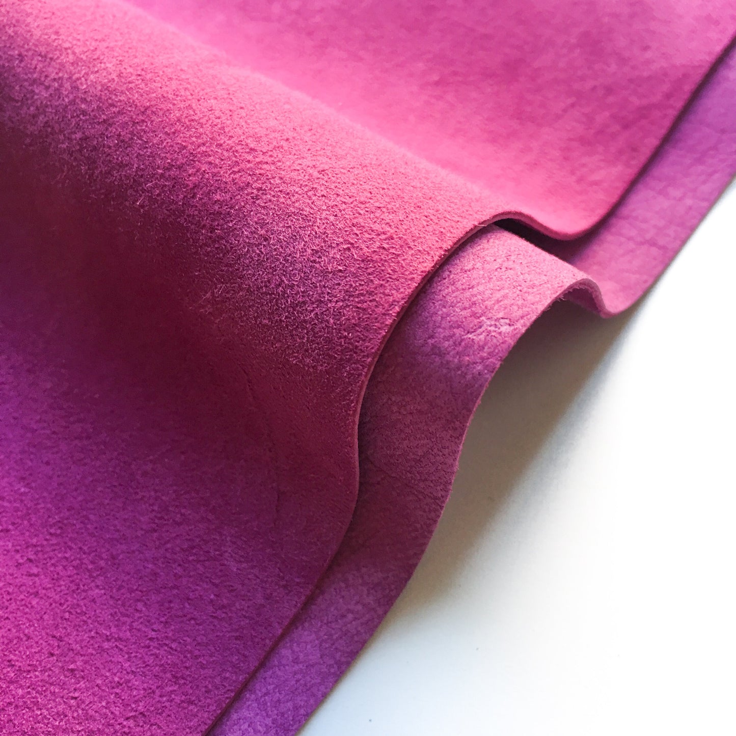 Purple Suede Lambskin Sheets 2oz/0.8mm / VIVID VIOLA 402