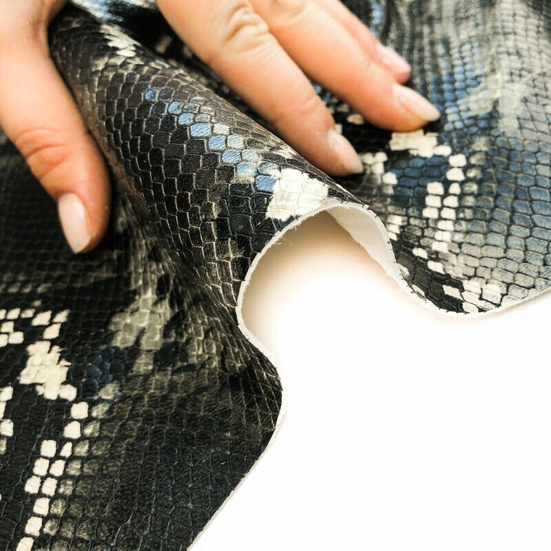 Dark Green Lambskin With Snake Print 0.8mm/2oz / WATER SNAKE 992