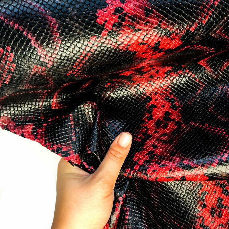 Classic Red Snakeskin Print Lambskin 1.0mm/2.5oz / AMERICAN SNAKE 979