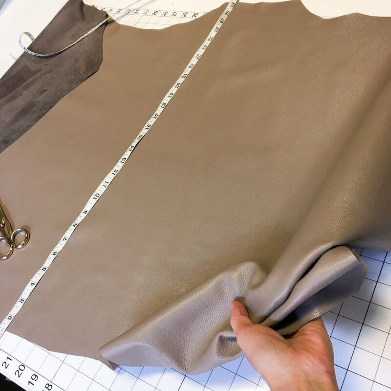 Pebbled Taupe Lambskin 0.8mm/2oz / PEBBLED TAUPE 812