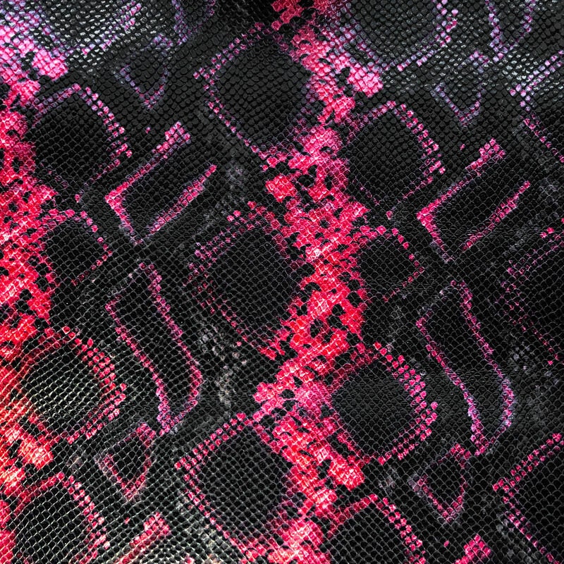 Classic Red Snakeskin Print Lambskin 1.0mm/2.5oz / AMERICAN SNAKE 979