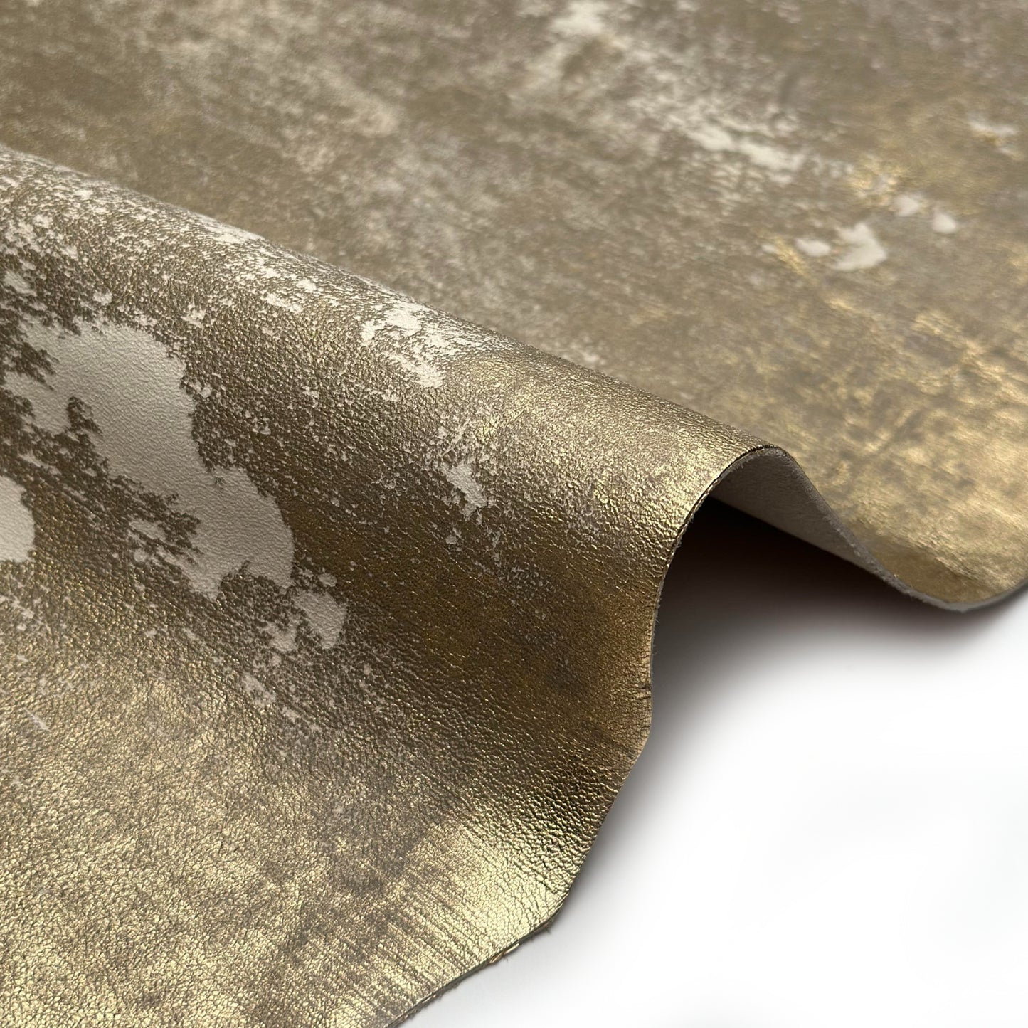 Metallic Gold Lambskin With Light Beige Undertones And A Vintage, Distressed Look 1.2-1.3mm//3-3.25oz