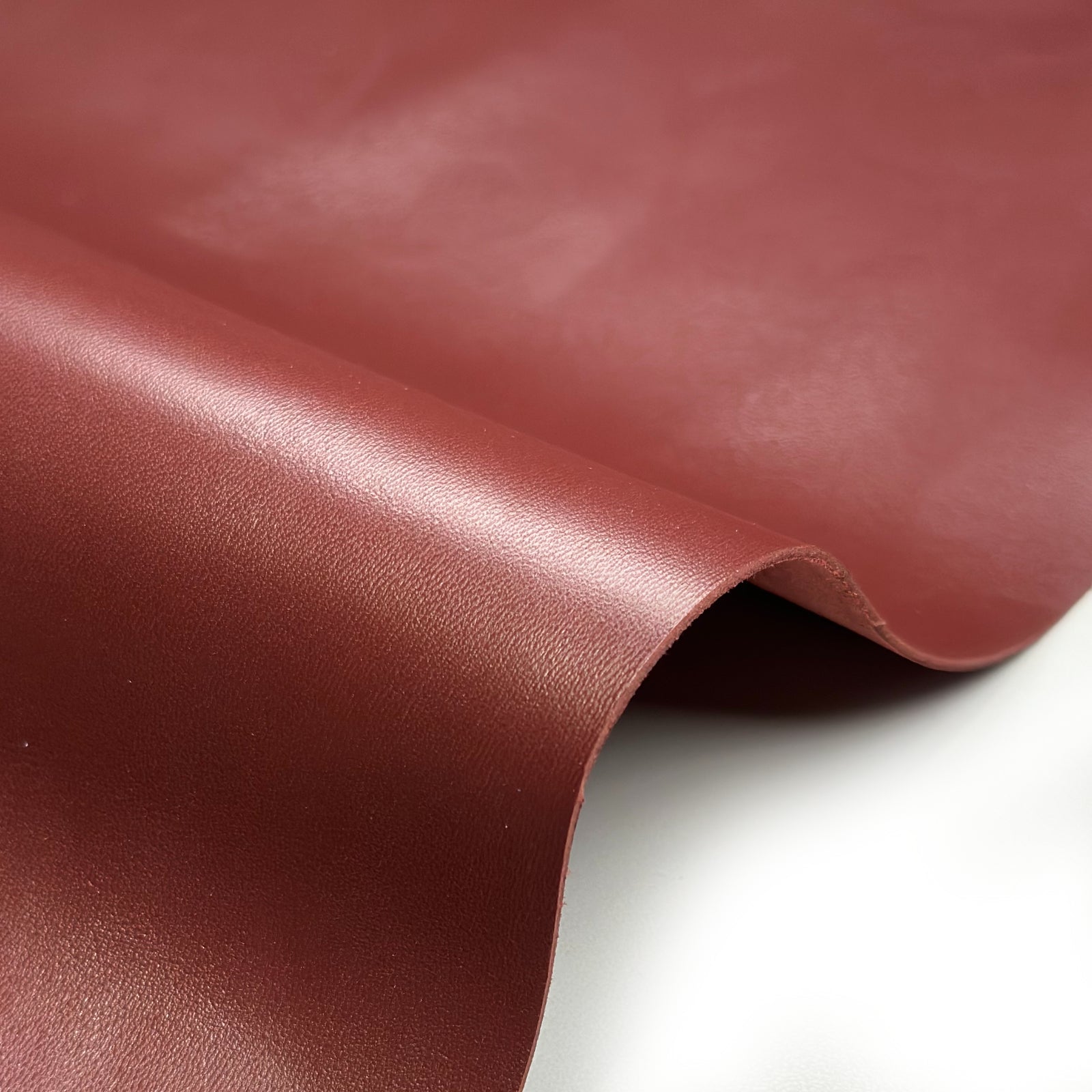 Shiny Brown Lambskin Leather 0.9 mm // 2.25oz Mahogany Brown 1677