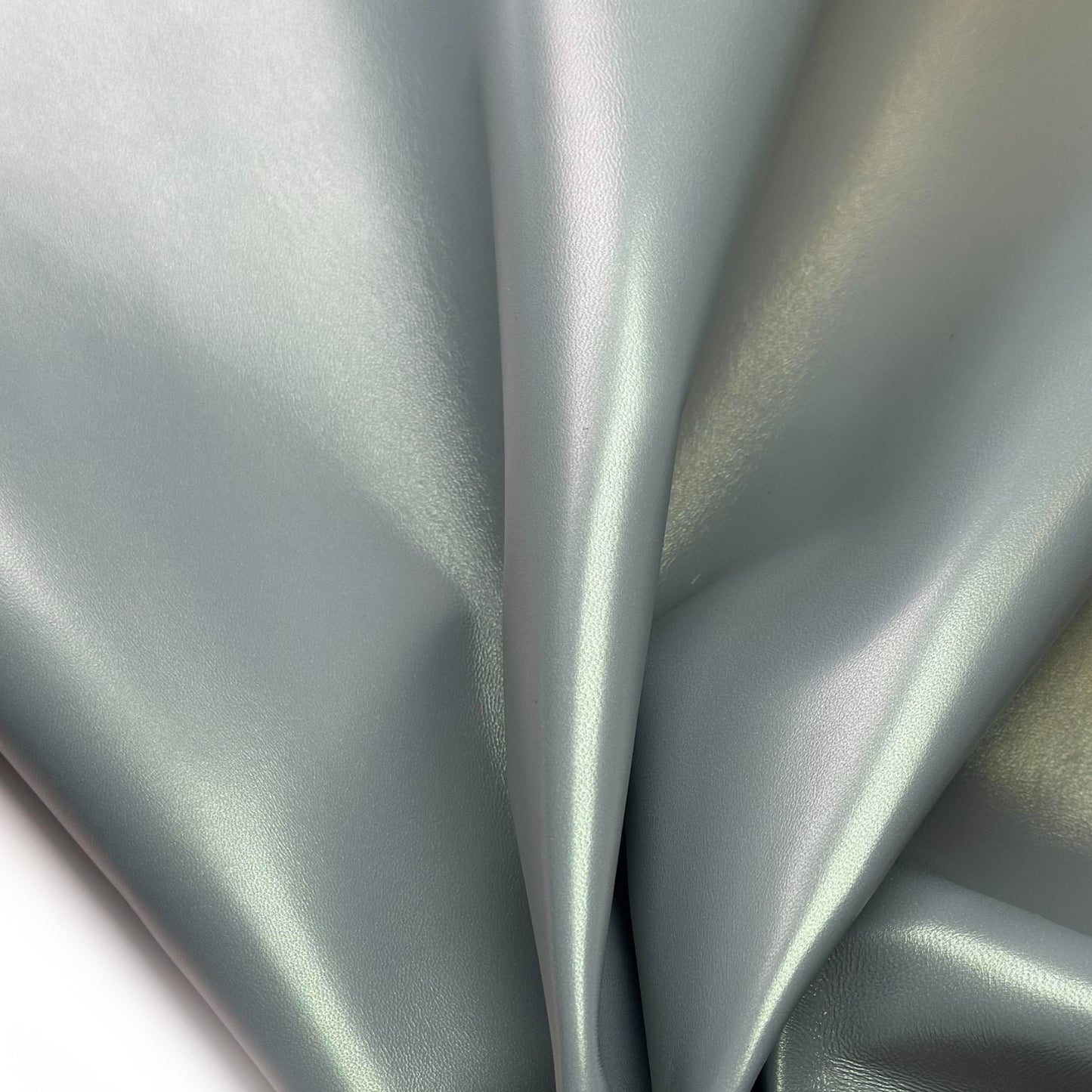 Green Perlamtured Lambskin Leather Blue Gray Hue 0.9mm/2.25oz Pearl Mint 1629