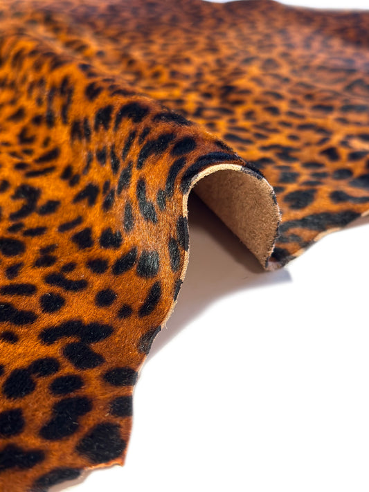 Classic Orange Pony Fur Leather With Print 1.3-1.6 mm/3.25-4oz Classic Pony Leo 1528