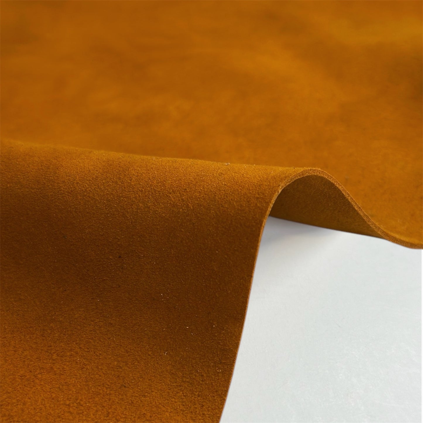 Orange-Yellow Hues Suede Lambskin  1-1.1mm/2.5-2.75oz YELLOW-ORANGE 1573