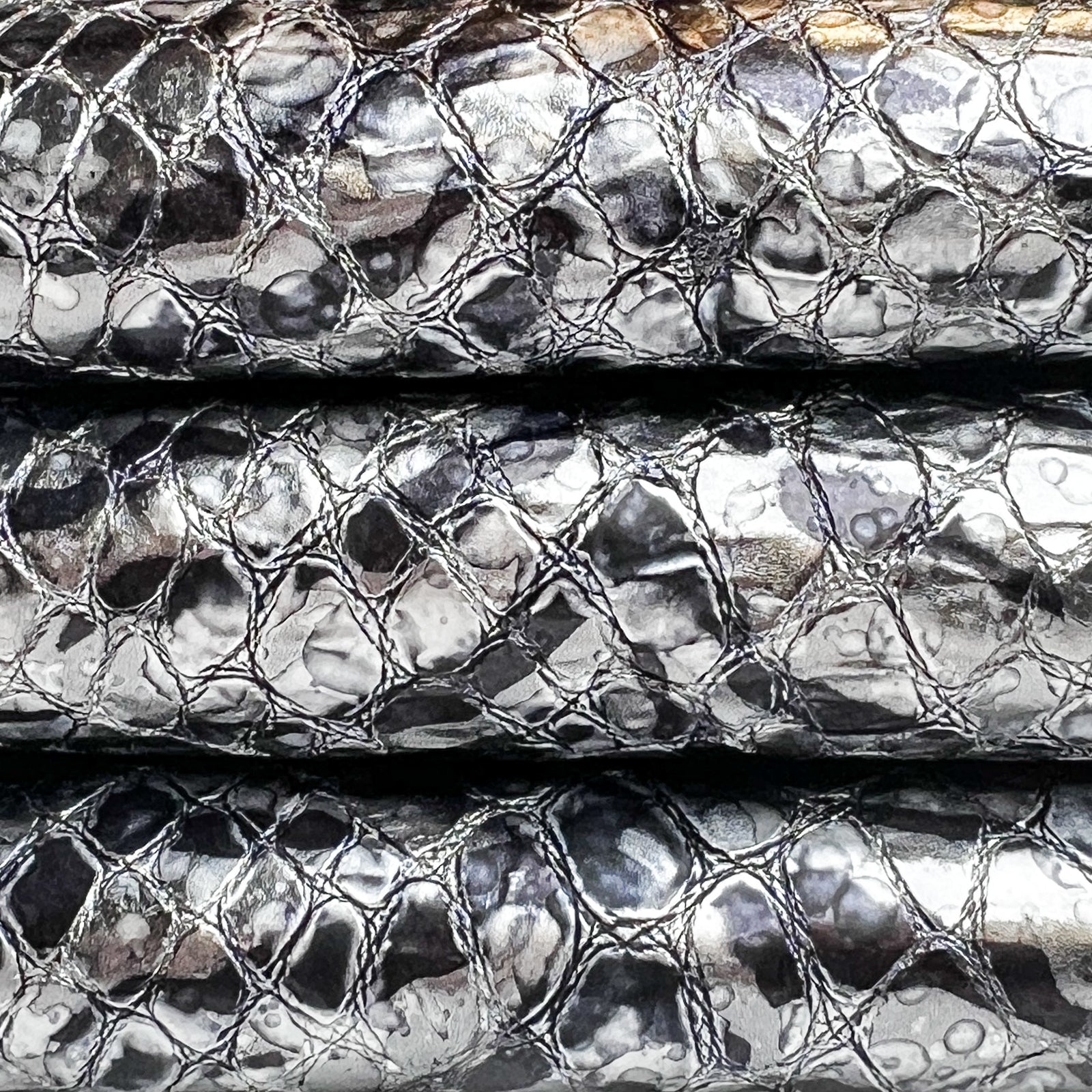 Metallic Silver And Black Spot Zebra SPOTY ZEBRA 1487 / 1.1mm/2.75oz