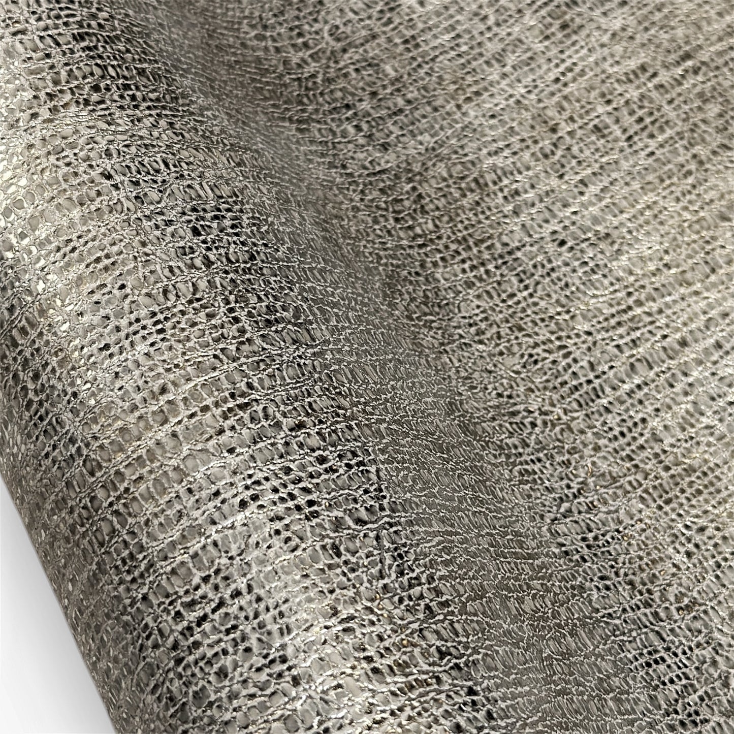 Silver Metallic Lambskin With Texture 1-1.1mm/2.5-2.75oz TEXTURED SILVER 1539