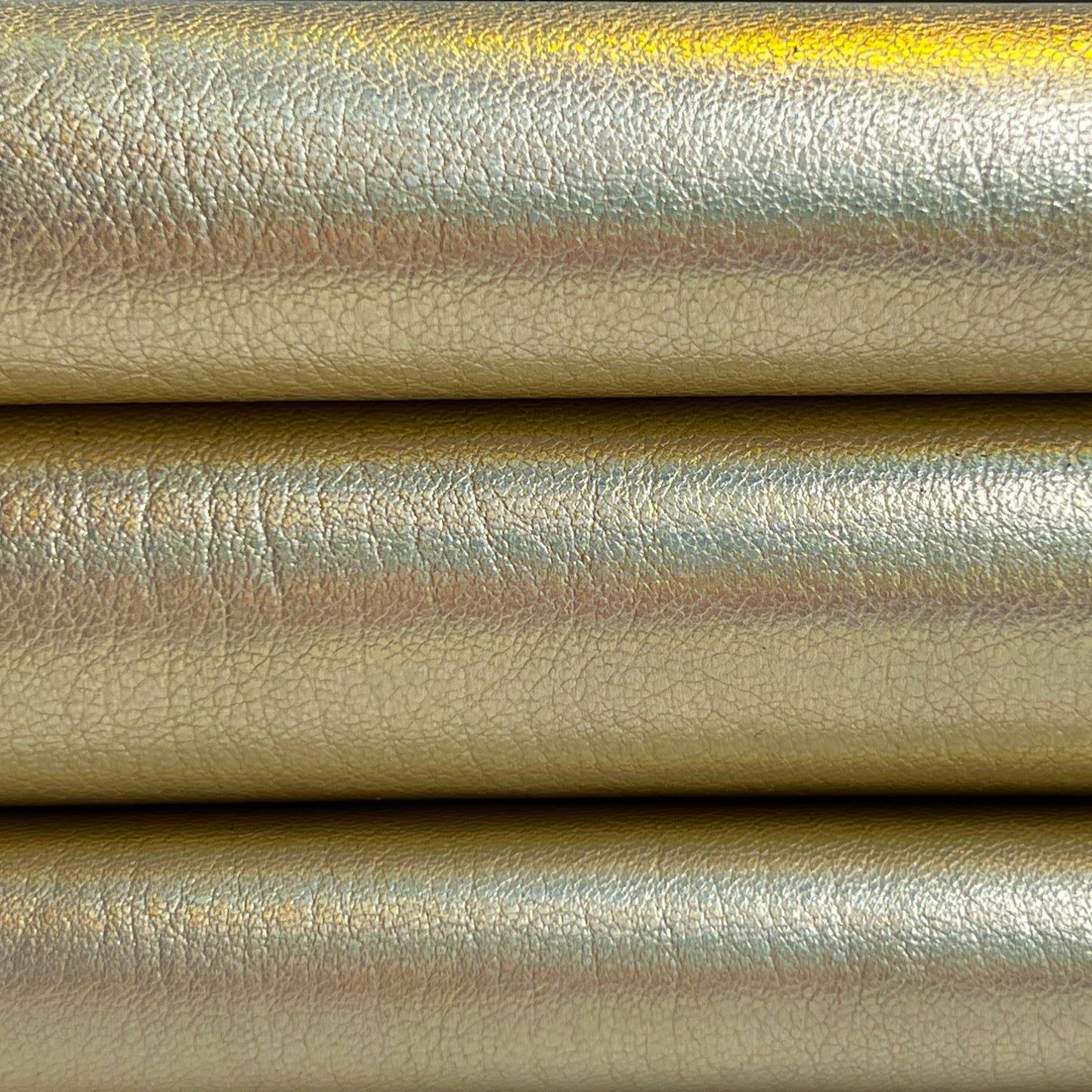 Light Gold With Rainbow Shine Lambskin 0.8mm/2oz / 1442