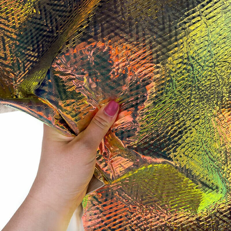 Holographic Lambskin Leather With Unique Zig-Zag Print 1.2mm/3oz / HOLO ZIG-ZAG 1145