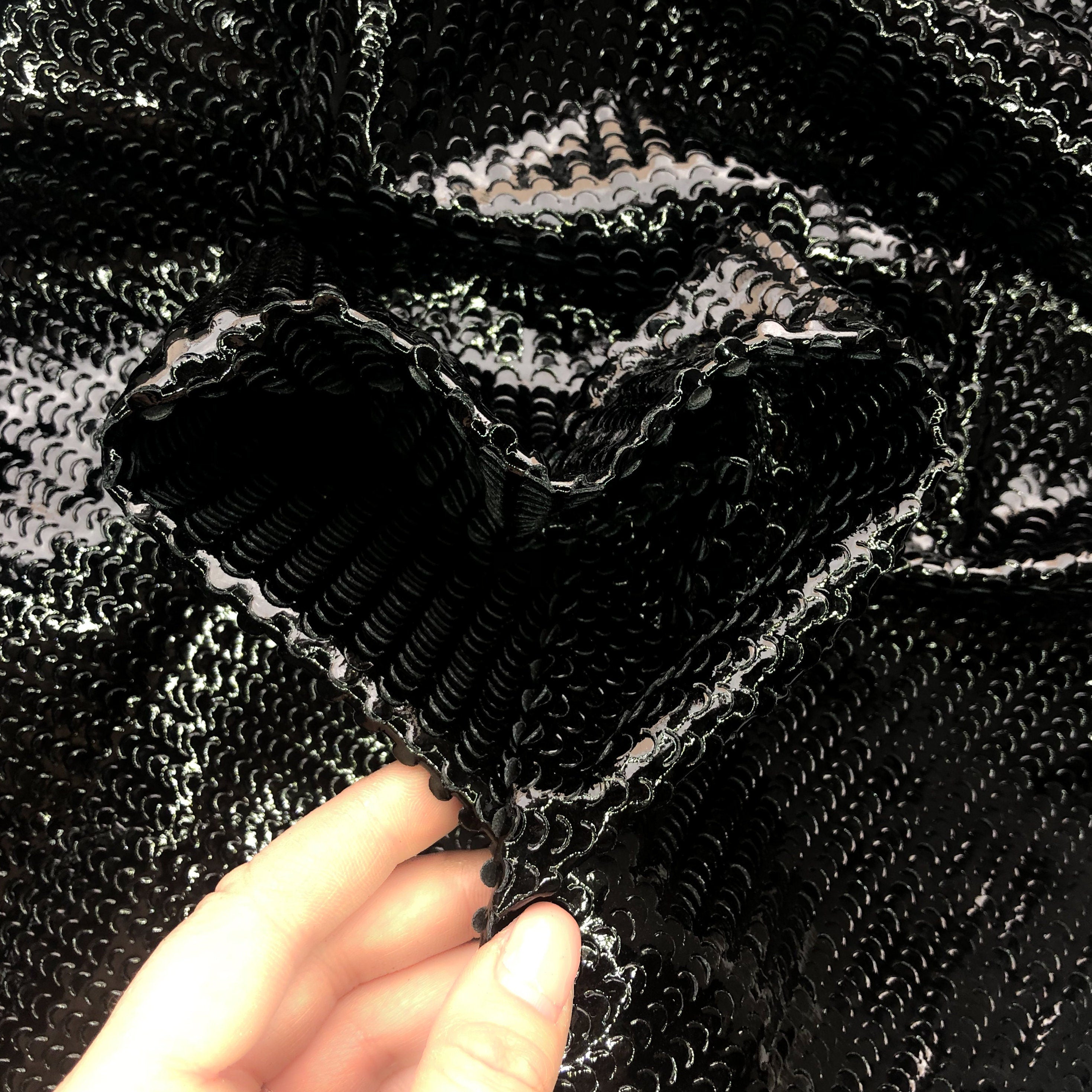 Black Scale Lambskin Print 0.7mm/1.75oz / BLACK SCALES MERMAID 527