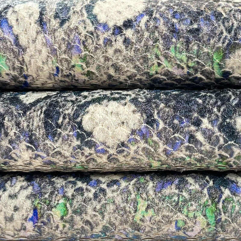 Blue-Gray Spotted Snakeskin Print Lambskin 0.9mm/2.25oz / RIVER SNAKE 1380
