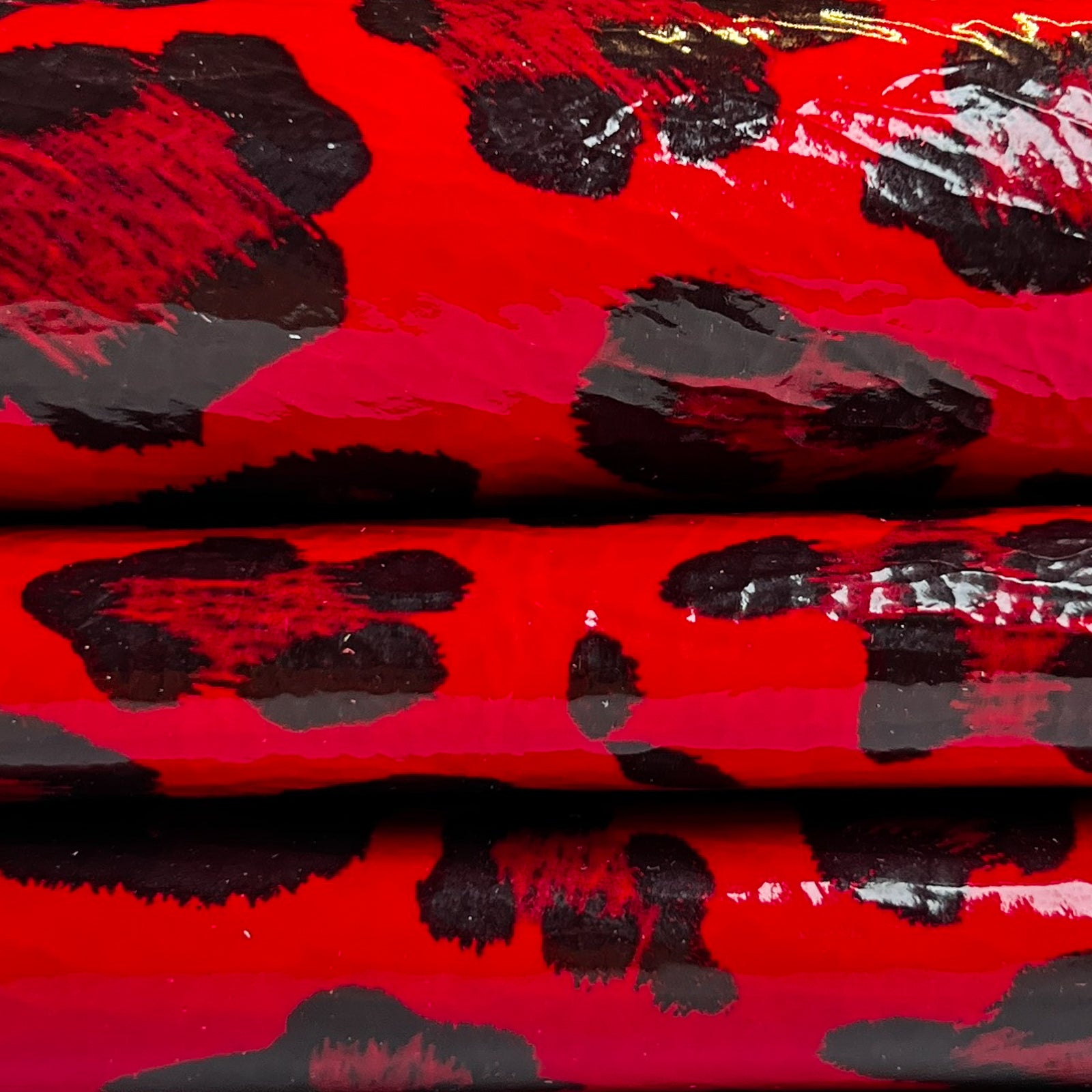 Red Chruncy Patent Lambskin With Leopard Print 0.6-0.7mm/1.25-1.75oz / RED LEO 1448