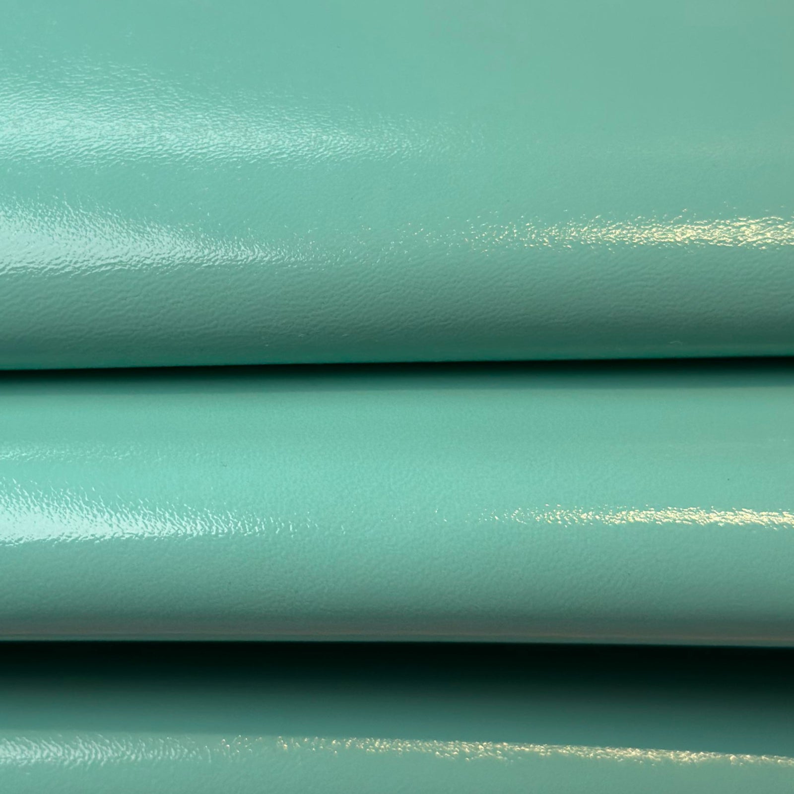 Aqua Glossy Lambskin Leather 1.4mm//3.5oz MINT AQUA 1659