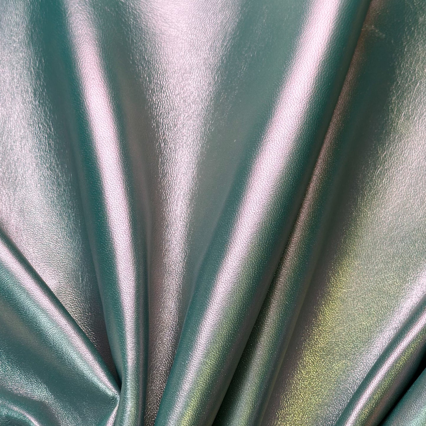 Perlamuter Green Mixed With Blue Lambskin Leather 0.8mm//2oz Peacock Blue1656