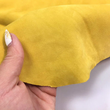 Bright Yellow Suede Lambskin 0.8mm/2oz / MINERAL YELLOW 822