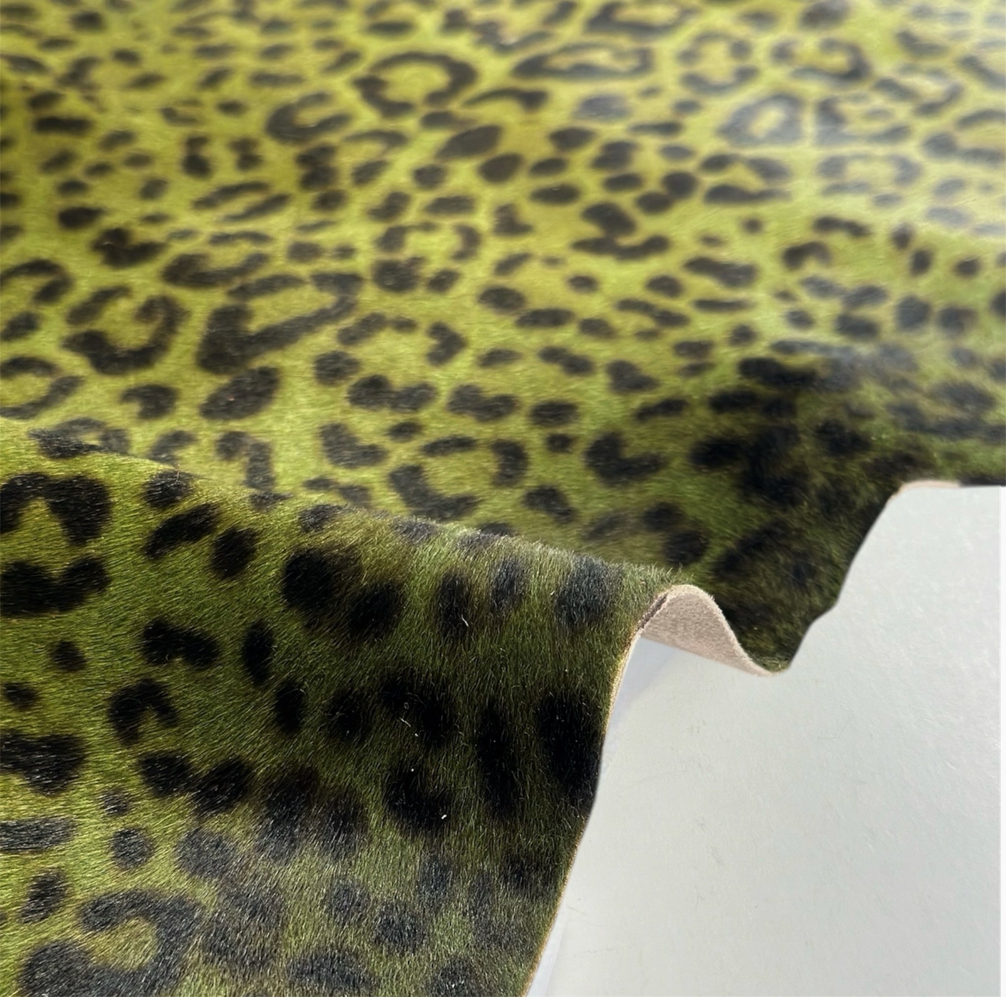 Green Pony Fur Leather With Leopard Print 0.8-0.9 mm/2-2.25oz Green Pony Leo 1578