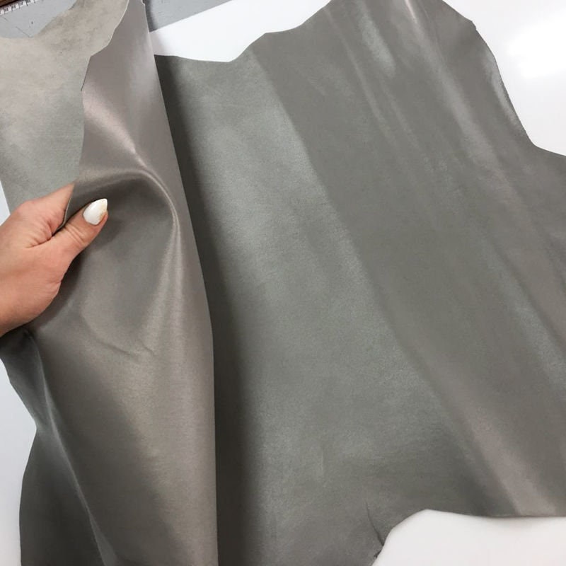 Gray Lambskin Leather 0.9mm/2.25oz / ELEPHANT SKIN 815