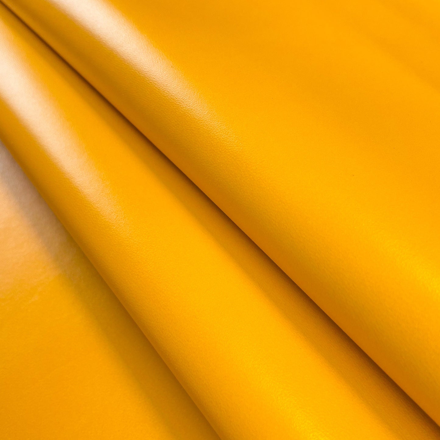 Yellow Lambskin Leather 0.8mm/2oz / GOLDEN ROD 485
