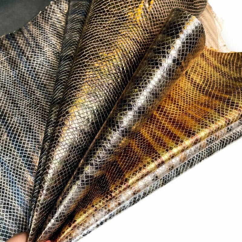 Metallic Lambskin With Lines Snake Print  0.9mm/2.25oz / METALLIC STRIPE SNAKE 1284