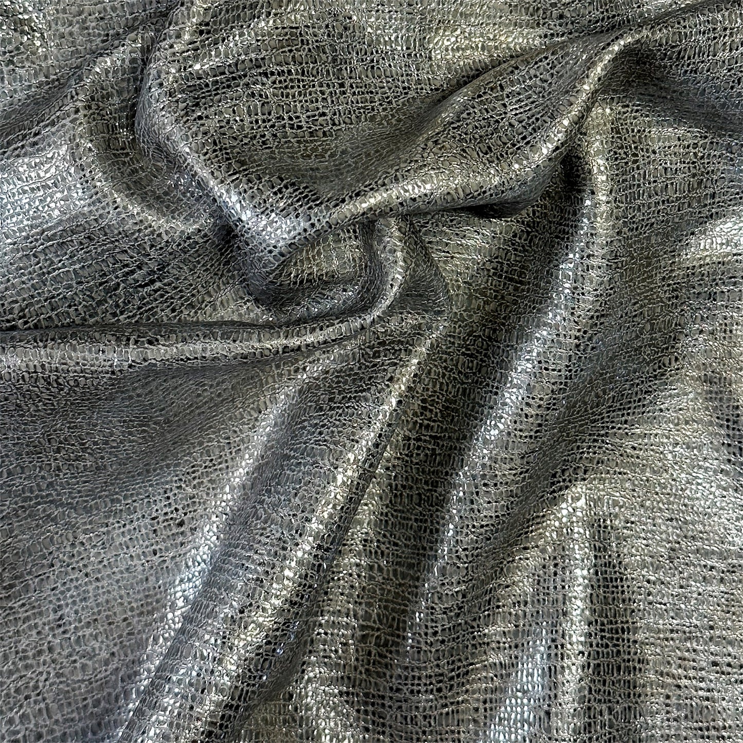 Silver Metallic Lambskin With Texture 1-1.1mm/2.5-2.75oz TEXTURED SILVER 1539
