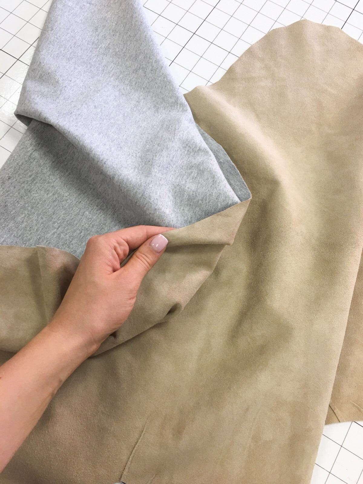 Beige/Brown Suede Stretch Fabric Lambskin 0.9mm/2.25oz / CANDIED GINGER 677