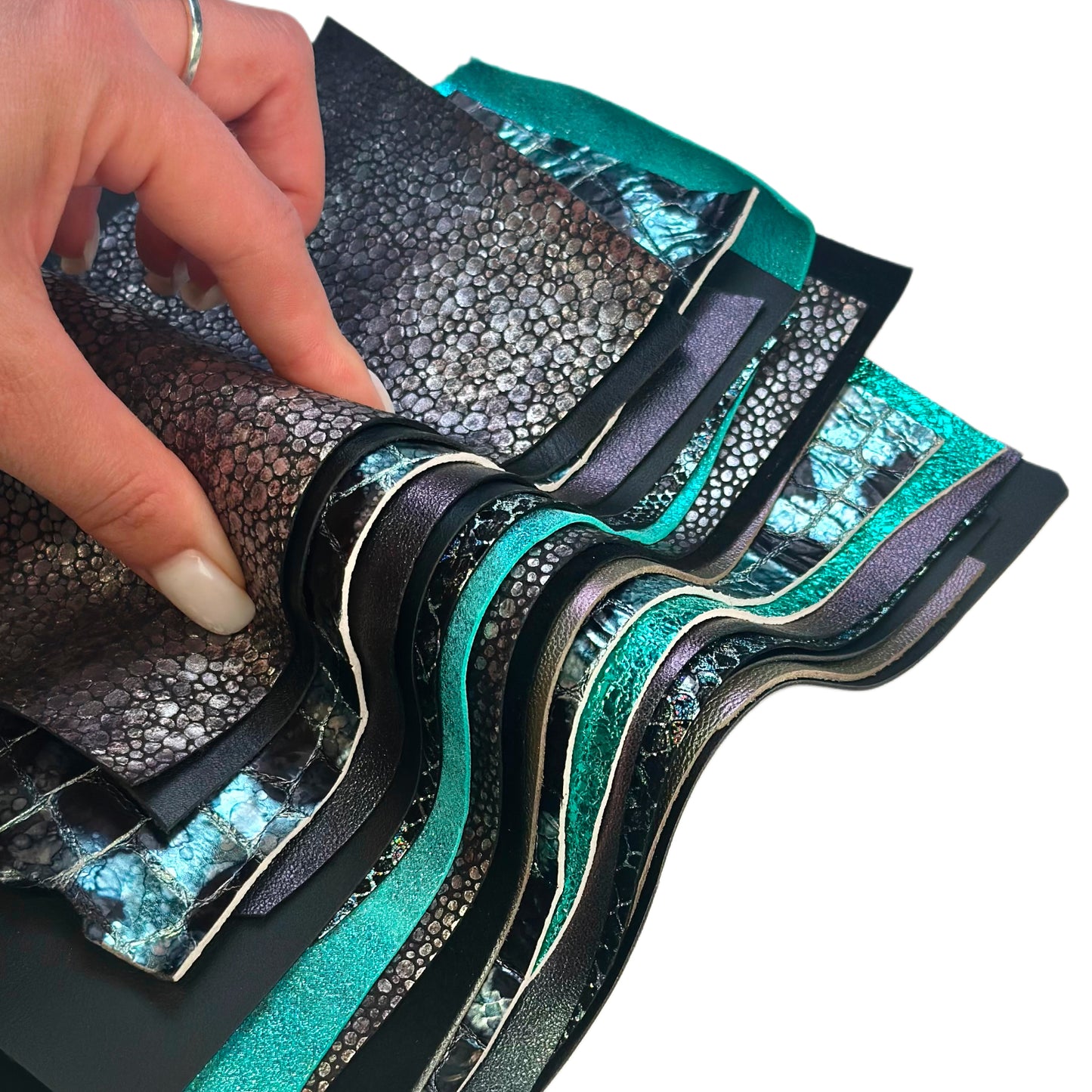 Galaxy Shine Lambskin Scrap 80g / 200g  Pack 0.4–1.2mm//1-3oz