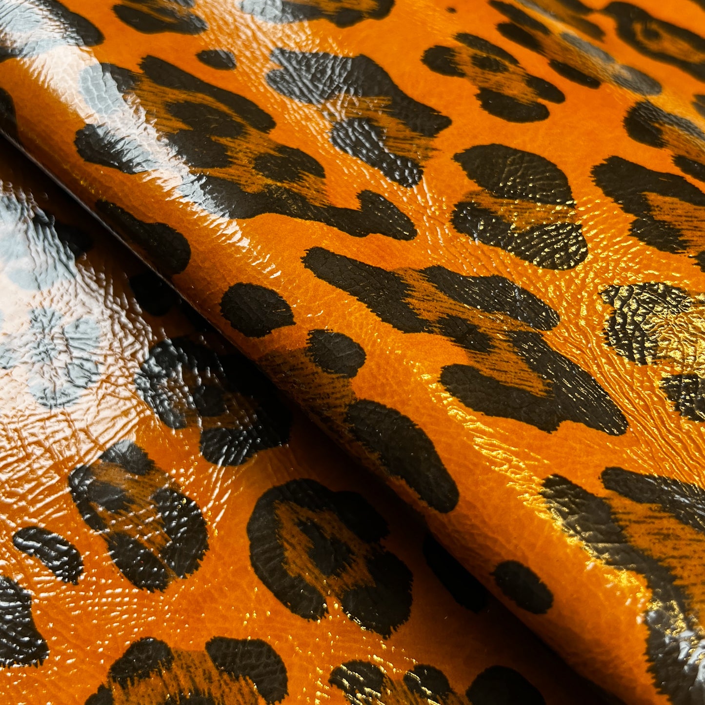 Chruncy Patent Lambskin With Leopard Print 0.6-0.7mm/1.25-1.75oz / ORANGE LEO 1445