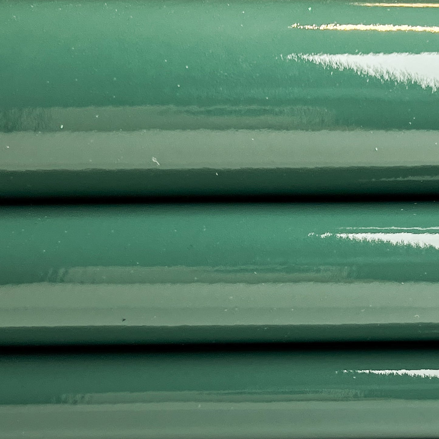 Green Patent Lambskin 0.6mm/1.5oz POSY GREEN PATENT 1471