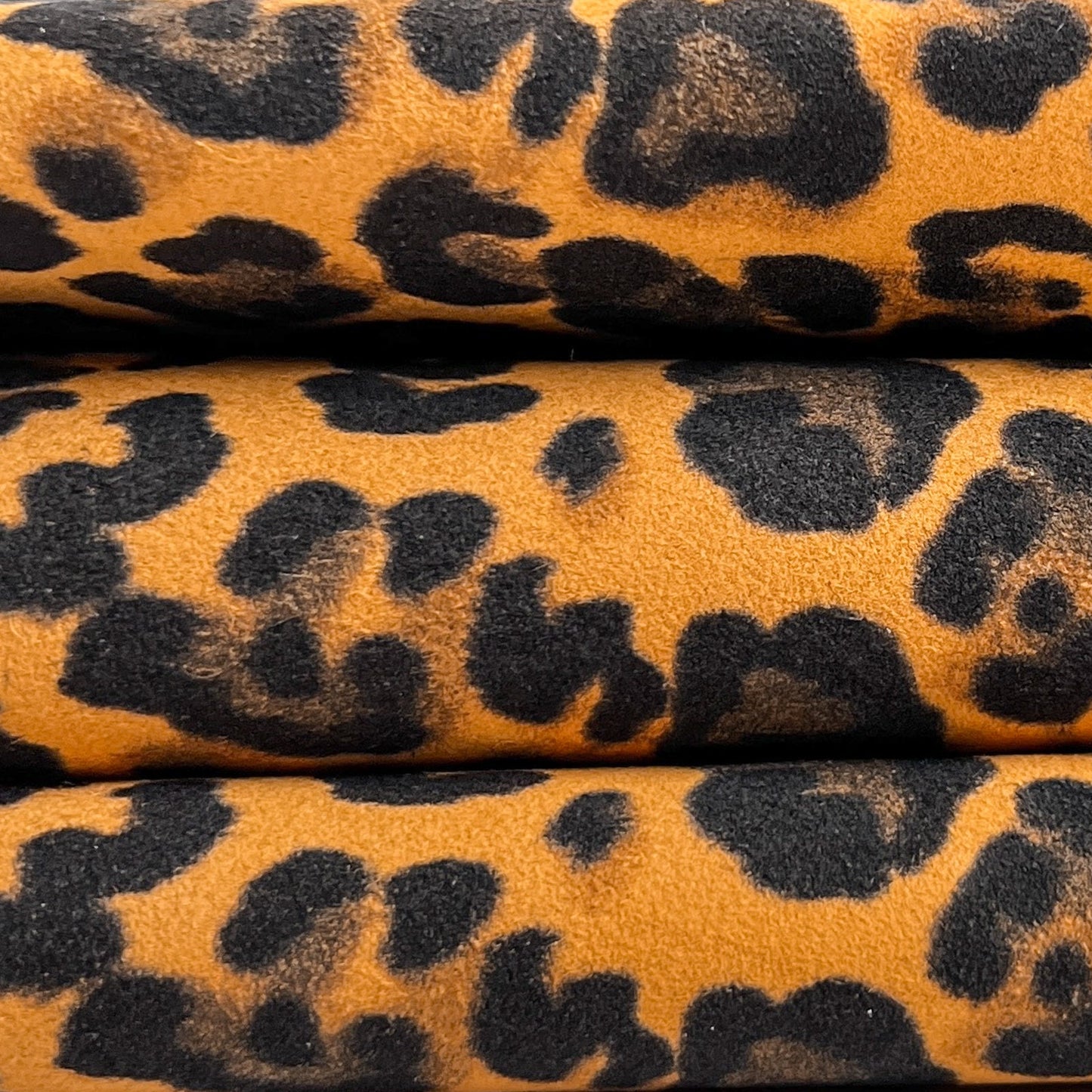 Leopard  Print Lambskin Suede 1.0mm/2.5oz LEOPARD TAN 985